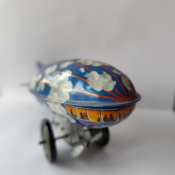 Vintage Schylling Stealth Zeppelin Tin Wind Up Toy - Picture 6 of 11